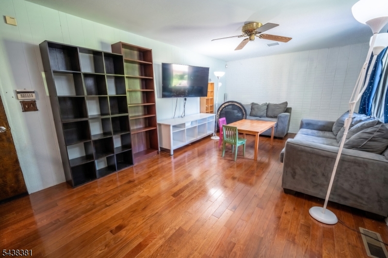 2663 Hawthorne Avenue Union NJ 07083