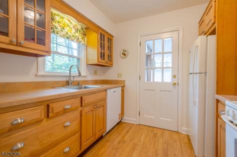 2446 Hill Road Scotch Plains NJ 07076