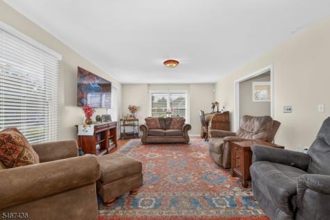 151 S 6th Street Lopatcong NJ 08865