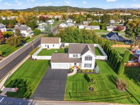 151 S 6th Street Lopatcong NJ 08865