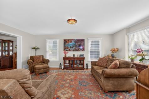 151 S 6th Street Lopatcong NJ 08865