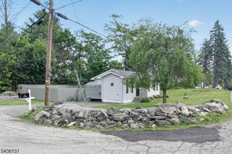 16 Clover Lane Vernon NJ 07418