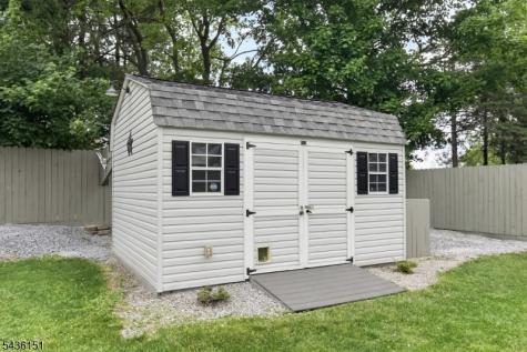 16 Clover Lane Vernon NJ 07418