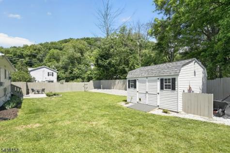16 Clover Lane Vernon NJ 07418