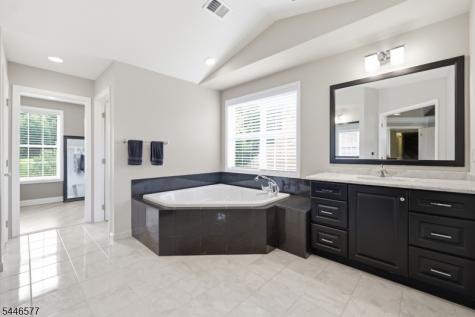 20 Ruggiero Way Mount Olive NJ 07828