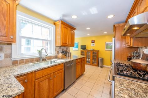 33 Glenview Drive West Orange NJ 07052