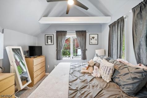 48 Goldfinch Lane West Milford NJ 07421