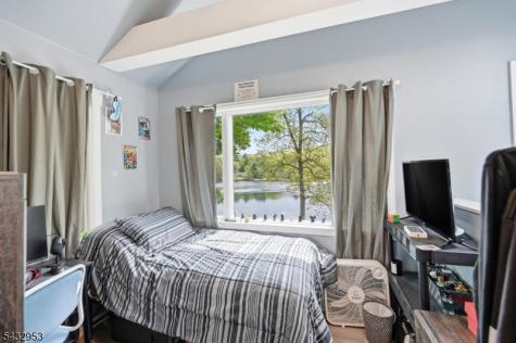 48 Goldfinch Lane West Milford NJ 07421