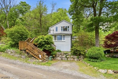 48 Goldfinch Lane West Milford NJ 07421
