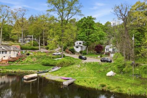 48 Goldfinch Lane West Milford NJ 07421