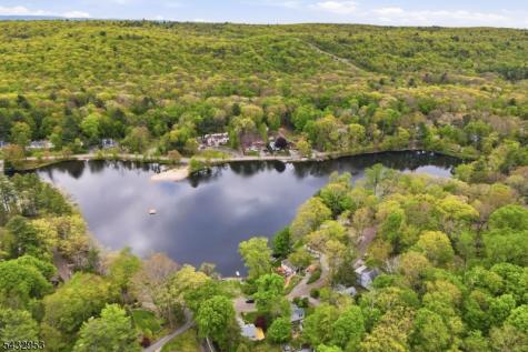 48 Goldfinch Lane West Milford NJ 07421
