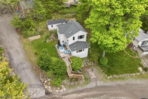 48 Goldfinch Lane West Milford NJ 07421