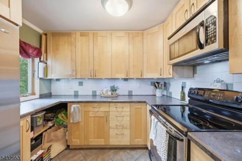 48 Goldfinch Lane West Milford NJ 07421