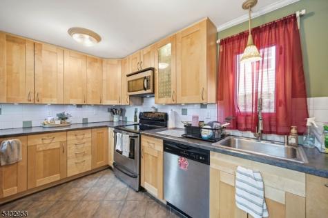 48 Goldfinch Lane West Milford NJ 07421