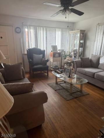 1015 Oak Street Roselle NJ 07203