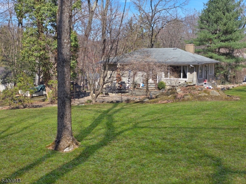 40 Pawnee Avenue Oakland NJ 07436