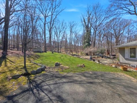 40 Pawnee Avenue Oakland NJ 07436
