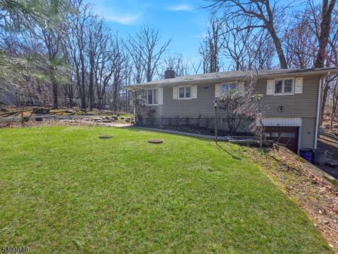40 Pawnee Avenue Oakland NJ 07436