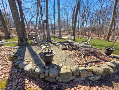 40 Pawnee Avenue Oakland NJ 07436