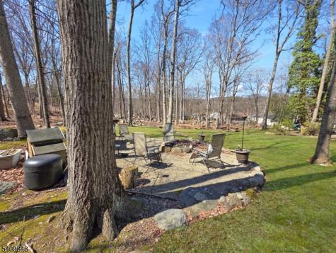 40 Pawnee Avenue Oakland NJ 07436