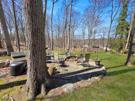 40 Pawnee Avenue Oakland NJ 07436