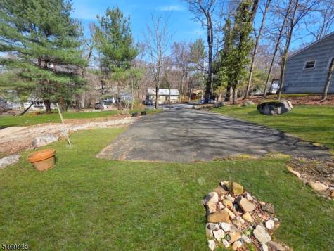 40 Pawnee Avenue Oakland NJ 07436