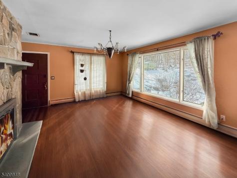 40 Pawnee Avenue Oakland NJ 07436