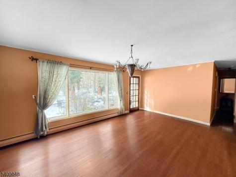 40 Pawnee Avenue Oakland NJ 07436