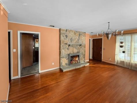 40 Pawnee Avenue Oakland NJ 07436