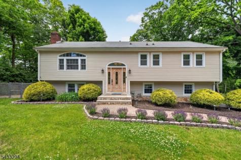 34 Sweetman Lane West Milford NJ 07480