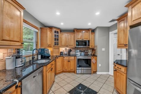 34 Sweetman Lane West Milford NJ 07480