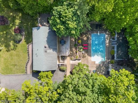 34 Sweetman Lane West Milford NJ 07480