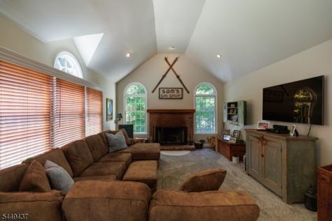 11 Donna Lane Mount Olive NJ 07836