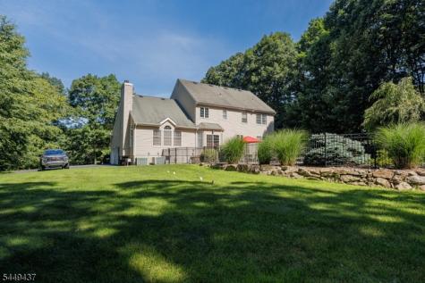 11 Donna Lane Mount Olive NJ 07836