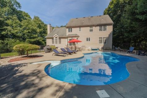 11 Donna Lane Mount Olive NJ 07836