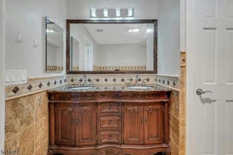 21 Hewlett Road Montville NJ 07082