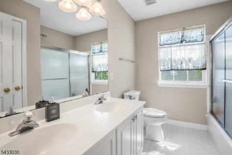 48 Saxton Drive Hackettstown NJ 07840