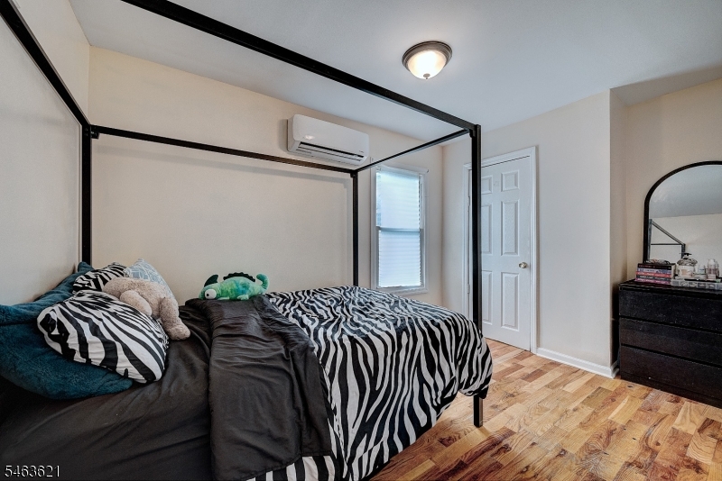 64 Norwood Street Newark NJ 07106