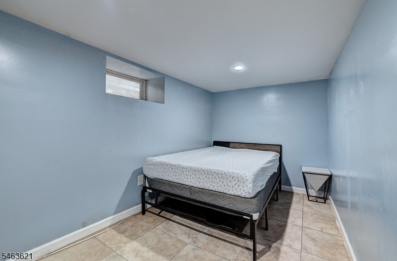 64 Norwood Street Newark NJ 07106