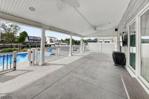 378 Bayview Avenue Berkeley NJ 08721