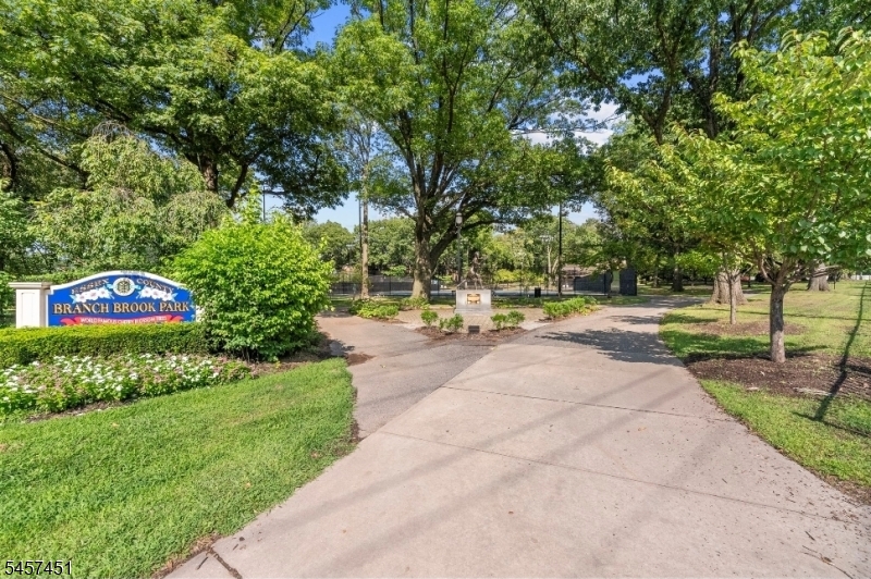 63 Forest Hill Parkway Newark NJ 07104
