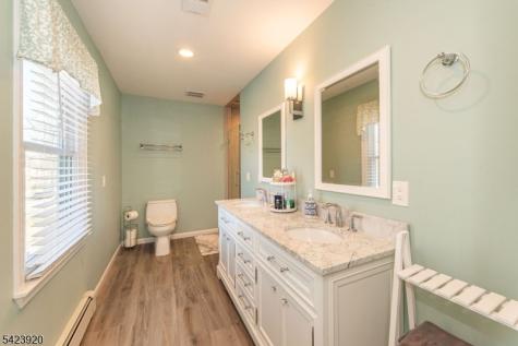 21 Carrol Street Fairfield NJ 07004