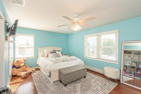 21 Carrol Street Fairfield NJ 07004