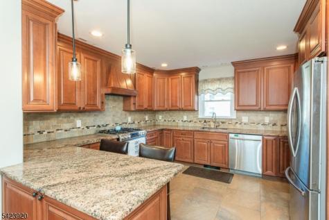 21 Carrol Street Fairfield NJ 07004