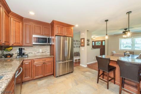 21 Carrol Street Fairfield NJ 07004