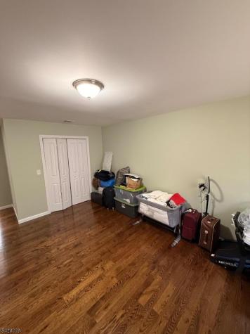 555 Hussa Street Linden NJ 07036