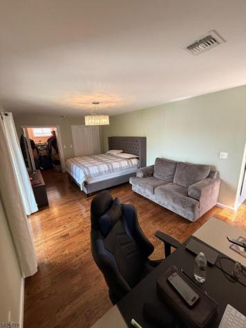 555 Hussa Street Linden NJ 07036