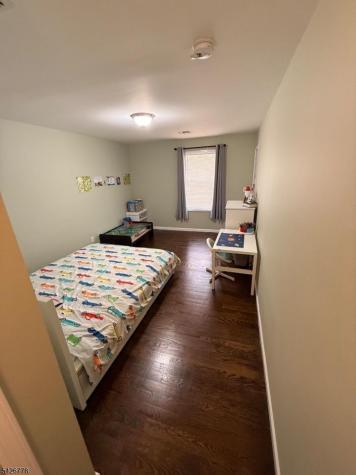 555 Hussa Street Linden NJ 07036