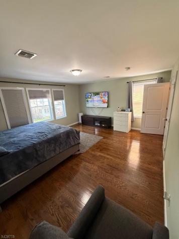 555 Hussa Street Linden NJ 07036