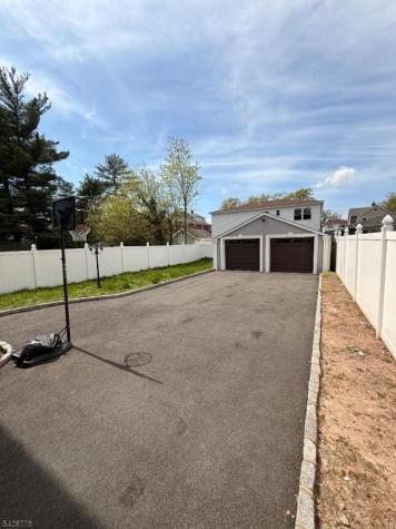 555 Hussa Street Linden NJ 07036